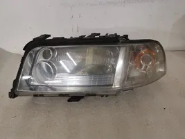 Audi A8 S8 D2 4D Lampa przednia 