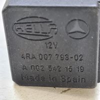 Mercedes-Benz ML W163 Inne przekaźniki A0025421519