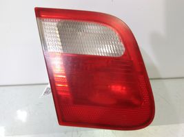 BMW 3 E46 Lampy tylnej klapy bagażnika 8364923