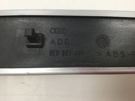 Audi A4 S4 B7 8E 8H Etuoven verhoilu (käytetyt) 8E0867409