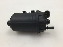 Nissan Primera Boîtier de filtre à carburant 8200084288