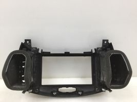 Nissan Juke I F15 Griglia di ventilazione centrale cruscotto 682601KE0A