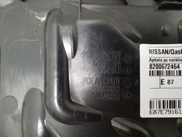 Nissan Qashqai Osłona pasa przedniego 8200672464