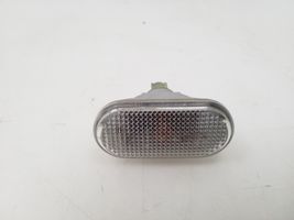 Nissan Note (E11) Indicatore di direzione del parafango anteriore 26160AX001