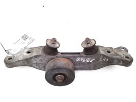 BMW 5 E39 Soporte de montaje de la caja de cambios 1092477