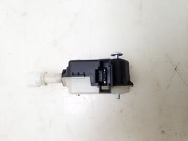 Volkswagen Golf V Serratura del tappo del serbatoio del carburante 5M0810773