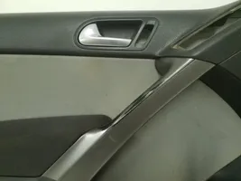 Volkswagen Tiguan Rivestimento del pannello della portiera anteriore 5N0867011