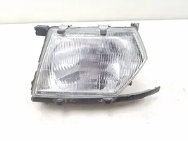 Nissan Patrol Y61 Lampa przednia 