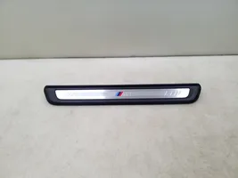 BMW 3 G20 G21 Priekinio slenksčio apdaila (vidinė) 8079739