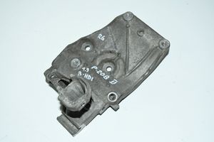 Peugeot 208 Soporte de montaje del compresor de A/C 9823598480