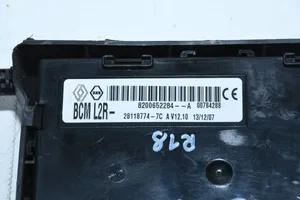 Renault Clio III Module confort 8200652284-A