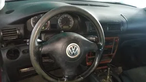 Volkswagen PASSAT Armaturenbrett Cockpit 