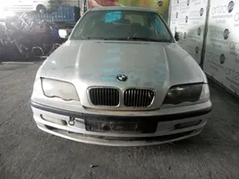 BMW 3 E46 Priekšējā loga stikls 