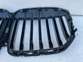 BMW X7 G07 Maskownica / Grill / Atrapa górna chłodnicy 8094566