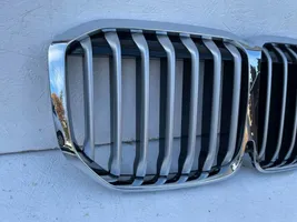 BMW X7 G07 Maskownica / Grill / Atrapa górna chłodnicy 8094566