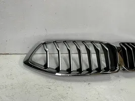 BMW 8 G15 Maskownica / Grill / Atrapa górna chłodnicy 8092664