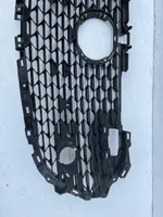 Mazda 3 III Grille calandre supérieure de pare-chocs avant K3006