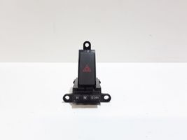 Mazda 3 II Botón interruptor de luz de peligro BBP3664H0