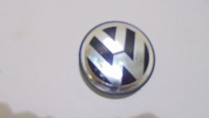 Volkswagen Touareg I Gamintojo ženkliukas 7L6601149