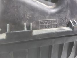 Toyota Corolla Verso AR10 Oro filtro dėžė 0R01