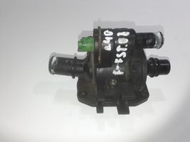 Ford Fiesta Boîtier de thermostat / thermostat 