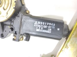 Mitsubishi Eclipse Regulador de puerta delantera con motor MB517948