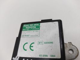 Toyota Avensis Verso Oven keskuslukituksen ohjausyksikön moduuli 8974113040