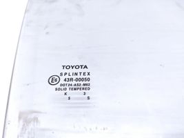 Toyota Avensis T220 Vitre de fenêtre porte avant (4 portes) 43R00050