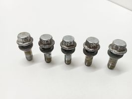 Volvo XC60 Nuts/bolts 