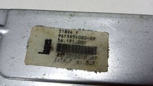 Citroen C3 Picasso Priekšpusē elektriskā loga pacelšanas mehānisma komplekts 9673654080