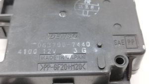 Toyota Prius (XW20) Stellmotor Heizung Klima 0637007440