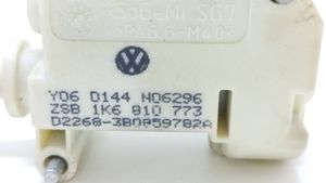 Volkswagen Golf V Degalų bako dangtelio spynos varikliukas 1K6810773