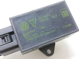 Volkswagen Touran I Seat heating relay 7L0959772