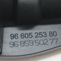 Peugeot 508 Poignée intérieure de porte avant 9660525380