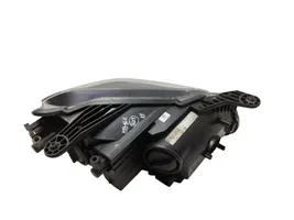 Mercedes-Benz SLK R172 Lampa przednia A1728204561