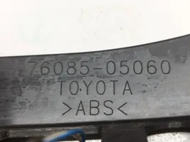 Toyota Avensis T270 Takaluukun/tavaratilan spoileri 7608505060