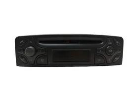 Mercedes-Benz C W203 Unidad delantera de radio/CD/DVD/GPS A2038201786
