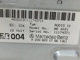 Mercedes-Benz C W203 Unidad delantera de radio/CD/DVD/GPS A2038201786