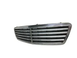 Mercedes-Benz C W203 Grille de calandre avant A2038800183