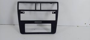 Audi A4 S4 B5 8D Panelės apdailos skydas (centrinis) 8D0863233