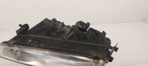 Volkswagen PASSAT B5 Lampa przednia 064411125R