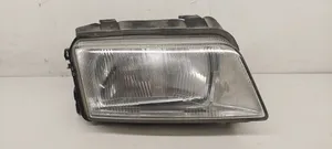 Audi A4 S4 B5 8D Lampa przednia 67723141