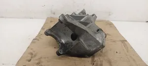 Volkswagen PASSAT B5 Soporte del alternador 038903143AE