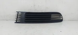 Volkswagen PASSAT B5 Kratka dolna zderzaka przedniego 3B0853678