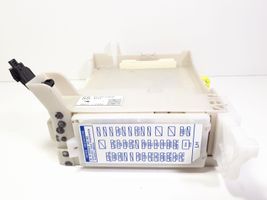 Toyota Yaris Module de fusibles 8273052K40