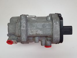 Toyota Prius (XW50) Compressore aria condizionata (A/C) (pompa) 8837047092