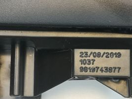 Opel Combo E Klamka wewnętrzna drzwi przednich 9819743877