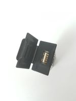 Mitsubishi Outlander Enchufe conector USB 8718A007