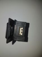 Mitsubishi Outlander Connecteur/prise USB 8718A007