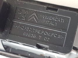 Peugeot 208 Atidarymo rankenėlė galinio dangčio (išorinė) 95835T